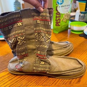 Sanuk Boots
